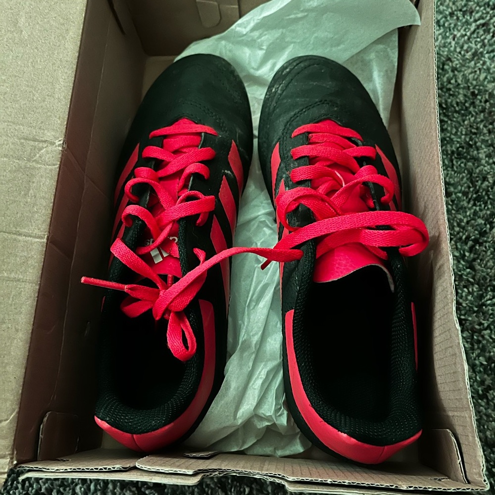 Kids cleats soccer